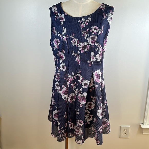 Torrid Floral Pattern Mesh‎ Pleated Skater Mini Dress Size 24 - Picture 1 of 14